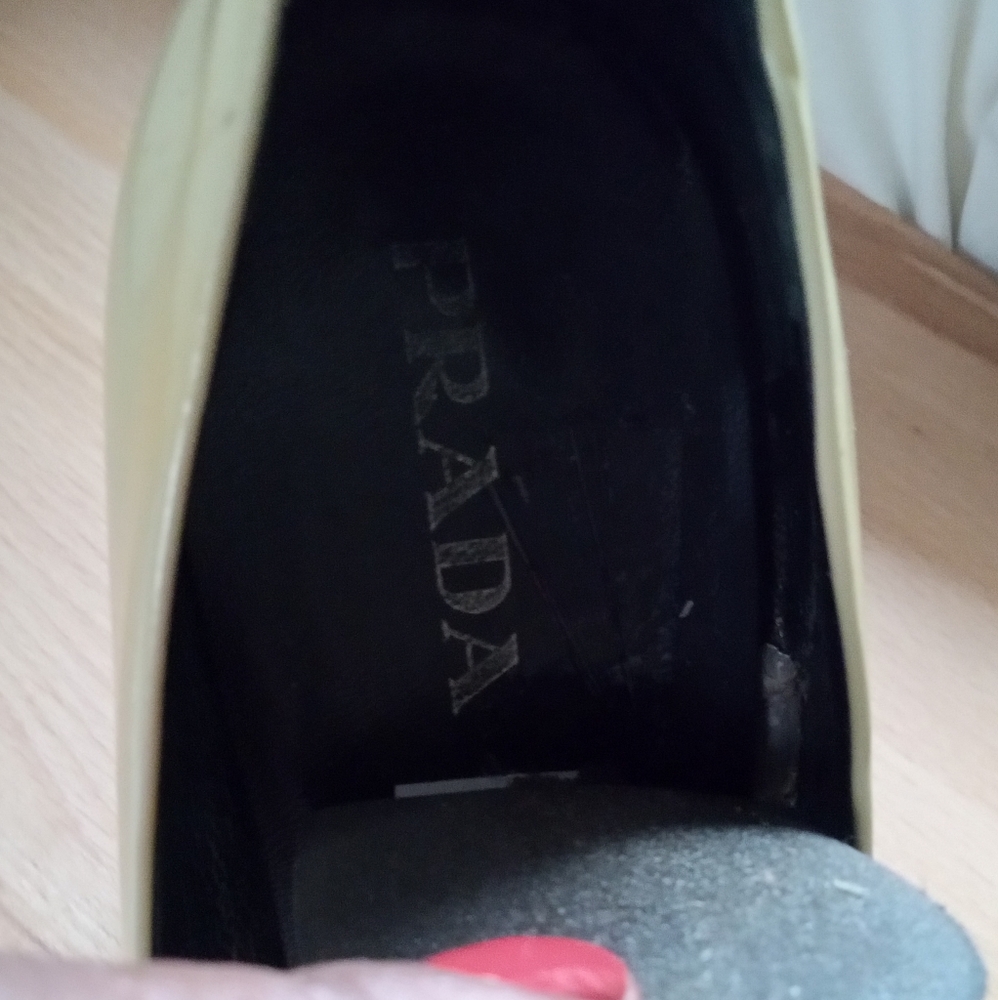 Prada Yellow/Black Patent Leather Logo Silver Plaque Square Toe Pumps Size 37 - Picture 6 of 8